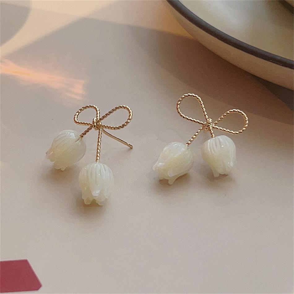 Tipsy Closet White Drop Earrings – Minimalist Elegance in Gold