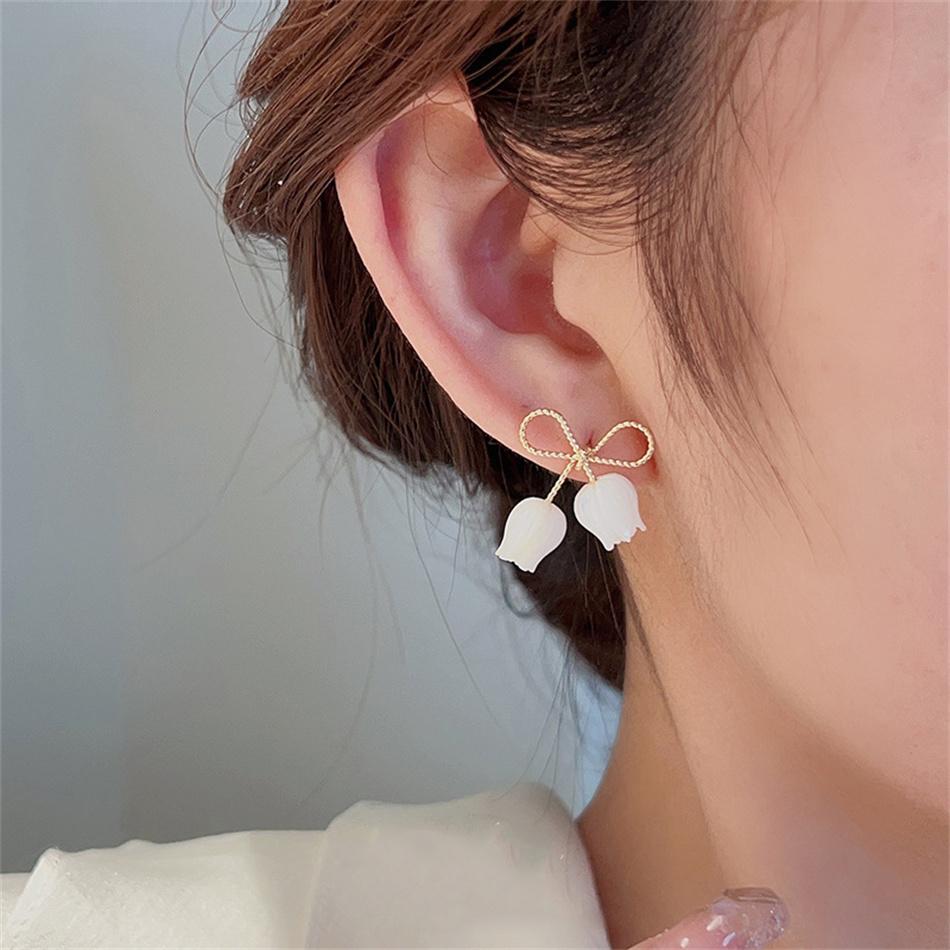 Tipsy Closet White Drop Earrings – Minimalist Elegance in Gold