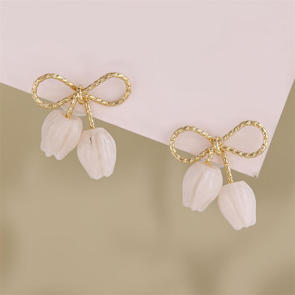 Tipsy Closet White Drop Earrings – Minimalist Elegance in Gold