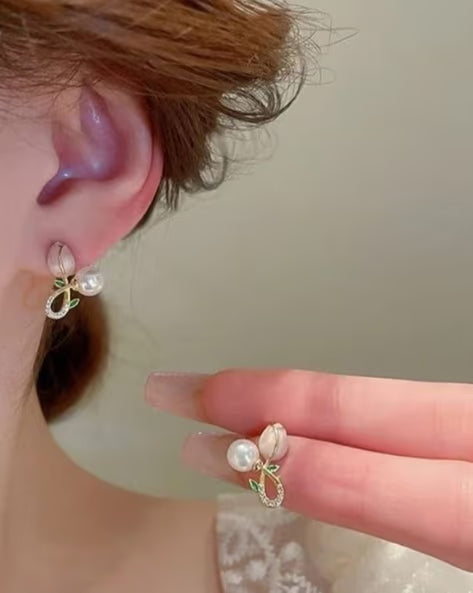 Floral Stud Earrings – Gold-Plated Grace in Bloom