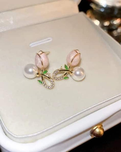Floral Stud Earrings – Gold-Plated Grace in Bloom