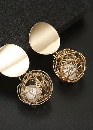 HaloTwist Zircon Cuff Earrings – No-Piercing Wraps with Sculpted Sparkle