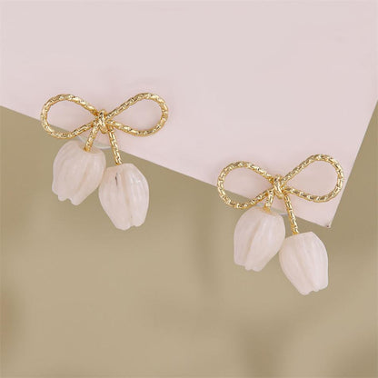 Tipsy Closet White Drop Earrings – Minimalist Elegance in Gold